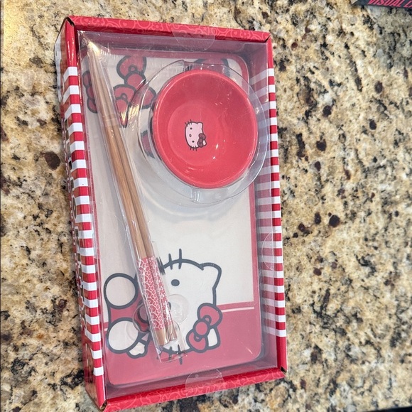 Hello Kitty Red and White Party Invitation Set - Picture 1 of 6